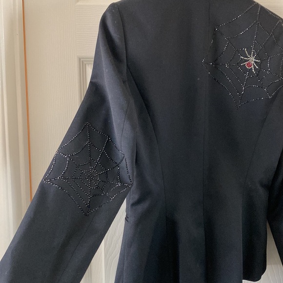 Jacket🕸 - Picture 2 of 4